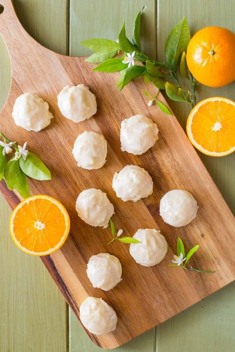 Remember those Orange Dreamsicle popsicles you loved as a kid? Yeah, these Orange Ricotta Cookies are pretty much the cookie version of those. You'll love them! Orange Ricotta Cookies, Sicilian Desserts, Orange Ricotta, Italian Christmas Cookie Recipes, Sliced Oranges, Mouthwatering Desserts, Citrus Desserts, Ricotta Cookies, Xmas Desserts