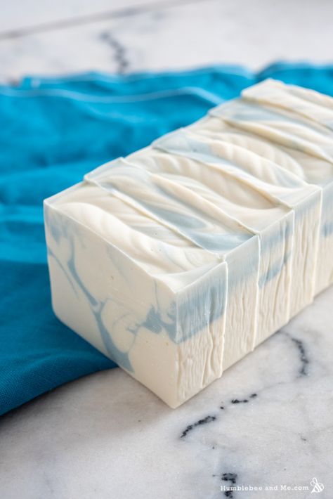 Soap Design Ideas, Cold Process Soap Designs, Soap Photography, Marble Soap, Săpunuri Handmade, Blue Soap, Handmade Soap Recipes, Cold Process Soap Recipes, Marble Blue