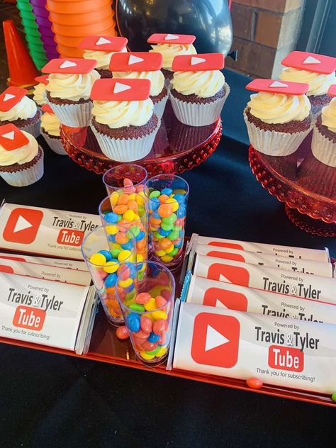 Youtube Themed Birthday Party Diy, Youtube Party Favors, Youtube Party Decorations, Youtuber Birthday Party Ideas, Youtube Theme Party, Youtube Party Ideas, Youtube Birthday Party Ideas For Boys, Youtube Party Theme Kids, Youtube Themed Birthday Party