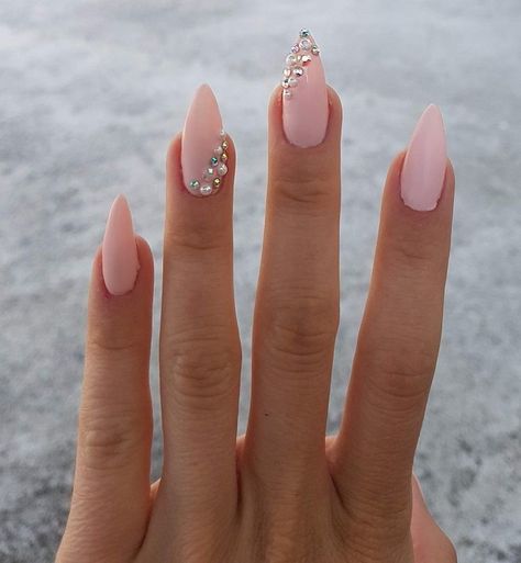 Rhinestone Almond Nails Designs, Simple Crystal Nails, Almond Acrylic Nails With Gems, Wedding Nails Stiletto, Wedding Nails Almond Shape, Nail Ideas With Gems, Almond Nails With Gems, Almond Stiletto Nails, Nails With Stones