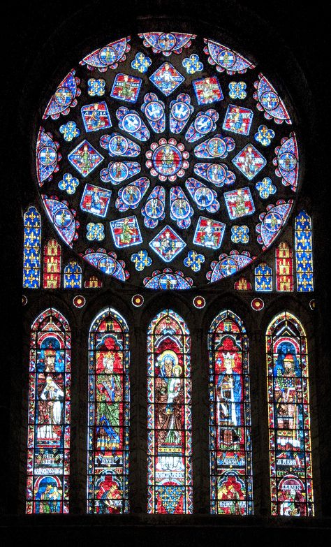 Chartres Cathedral is famous for its stain glass windows such as this window, the Chartres Rose Window. Gothic Window, Stained Glass Windows Church, Wine Bottle Wall, Gothic Windows, Neo Gothic, Stained Glass Church, Rose Window, Cathedral Architecture, Church Windows