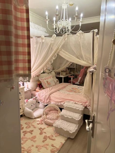 Decorate Room, Dream Bedroom Inspiration, Dream Ideas, Pink Room Decor, Cute Bedroom Ideas, Dekorasi Kamar Tidur, Girly Room, Cute Bedroom Decor, Redecorate Bedroom