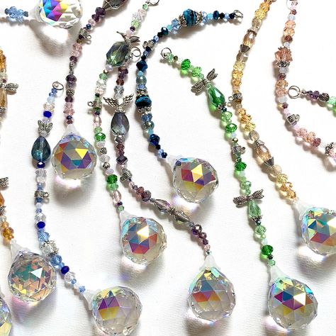 Sun Catchers Diy, Suncatchers Diy, Crystal Suncatchers Diy, Suncatcher Diy, Glass Bead Crafts, Wind Chimes Homemade, Diy Suncatchers, Wind Chimes Craft, Diy Wind Chimes