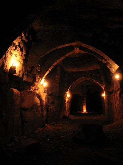 Medieval Dungeon Aesthetic, Catacombs Art, Gothic Dungeon, Underground Prison, Dark And Darker, Dark Dungeon, Anders Dragon Age, Dungeon Rpg, Lights In The Dark