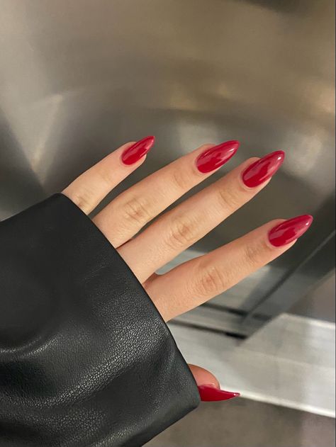 Red Acrylic Nails Almond, Acrylic Nails Almond, Almond Nails Red, Short Red Nails, Nails Almond Shape, Glitter Gradient Nails, Acrylic Nails Almond Shape, Long Red Nails, Long Almond Nails