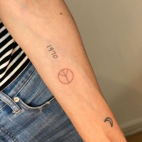 Peace Tattoo Minimalist, Peace Symbol Tattoos For Women, Peace Tattoos For Women, Higher Power Tattoo, Peace Symbol Tattoo, Twenties Aesthetic, Line Symbols, Peace Sign Tattoo, Peace Sign Tattoos