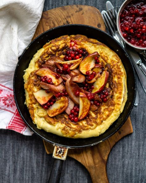 Äggakaka Recipe, Scandinavian Meals, Swedish Meals, Swedish Breakfast, Sweden Food, Oven Pancakes, No Egg Pancakes, Egg Cake, Country Recipes