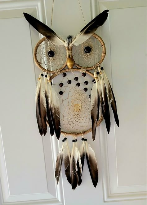 Owl Dream Catcher Diy, Dream Catcher Diy Easy How To Make, Homemade Dream Catchers, Dreamcatcher Ideas, Beaded Dreamcatcher, Owl Dreamcatcher, Crochet Dreamcatcher Pattern, Dreamcatcher Diy, Making Dream Catchers