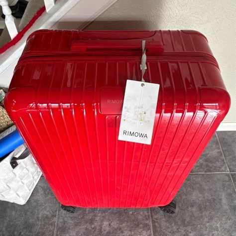 Brand New RIMOWA Essential Large Check In Gloss Red! Hard to find color! Rimowa Essential, Sky Collection, Leather Luggage Tags, Carry On Suitcase, Beauty Case, Find Color, Leather Luggage, Check In, Hard To Find