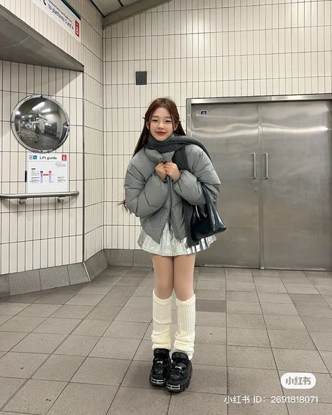 Ulzzang Winter Outfits, Dalat Outfits, Kpop Winter Outfits, Korean Outfits Winter, Korea Fits, Coquette Gyaru, Princess Hairstyle, Makeup Douyin, Japan Outfits