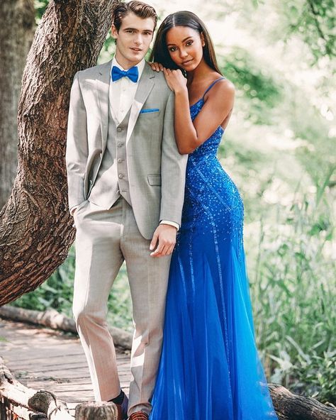 Prom Photos Couple, Couples Prom, Prom Photography Poses, Couple Prom, Homecoming 2024, Homecoming Poses, Prom Pictures Couples, Prom Picture Poses, Homecoming Pictures