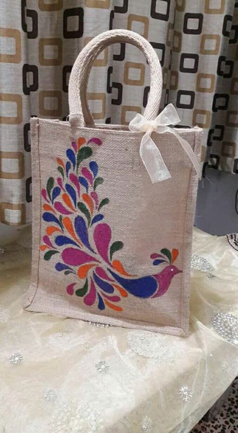 Jute Bag Painting Ideas, Totebag Lukis, Jute Painting, Mandala Products, Hand Painted Bags Handbags, Diy T Shirt Printing, Jute Bags Design, Painted Canvas Bags, Handpainted Tote Bags