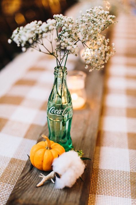 Diy Fall Wedding Centerpieces, Wedding Centerpieces Elegant Romantic, Wedding Centerpieces Diy Rustic, Romantic Wedding Centerpieces, Fall Wedding Photography, Elegant Wedding Centerpiece, Bottle Centerpieces, Rustic Table Decor, Fall Wedding Centerpieces