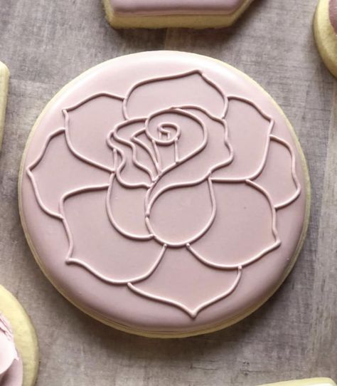 Wedding Cookies Decorated, Elegant Cookies, Flower Sugar Cookies, Rose Cookies, Royal Iced Cookies, Sugar Cookie Royal Icing, Sugar Cookie Designs, Pretty Cookies, Fancy Cookies