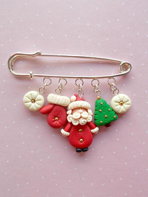 Christmas Pins - Santa Pin - Christmas Brooch -Christmas Pin - Vintage Santa - Stocking Stuffer - Secret Santa Gift - Kids Gift Gifts For Mom Christmas, Safety Pin Brooch, Christmas Brooch, Christmas Clay, Polymer Clay Christmas, Clay Ornaments, Polymer Jewelry, Mom Christmas, Christmas Pins