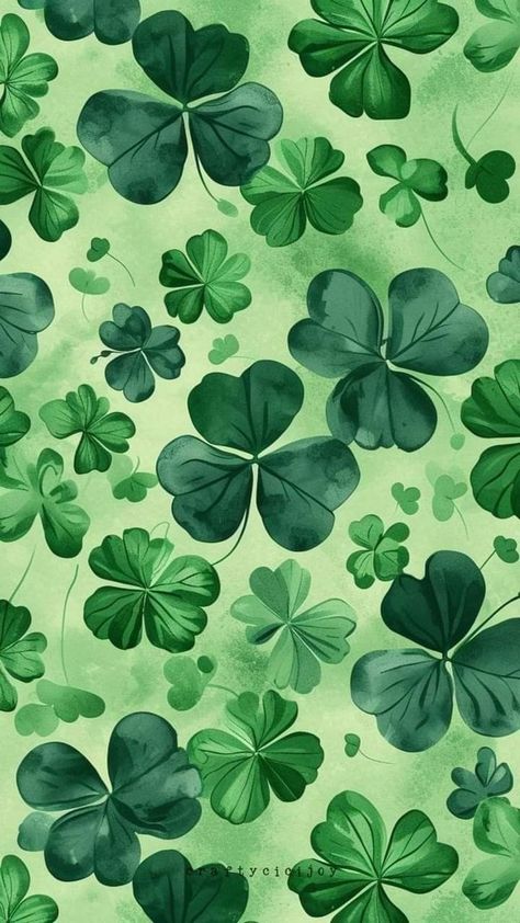 Shamrock Phone Wallpaper, St Patrick Day Aesthetic, St Patrick's Day Aesthetic, St Patricks Day Background Aesthetic, Shamrock Wallpaper Iphone, At Patrick’s Day Wallpaper, Cute Green Wallpaper Aesthetic, Shamrock Aesthetic, Irish Backgrounds