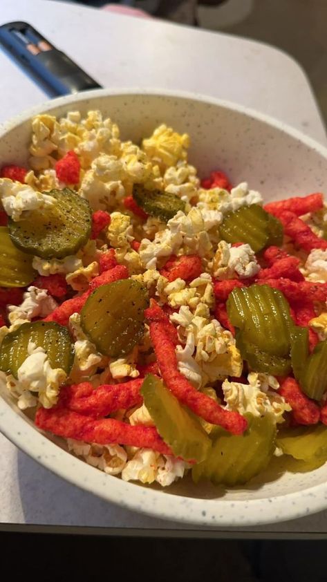 Cheetos Popcorn, Hot Cheetos, Birthday Gift Baskets, Popcorn Recipes, Yummy Comfort Food, Favorite Snack, Interesting Food Recipes, Gift Baskets, Popcorn