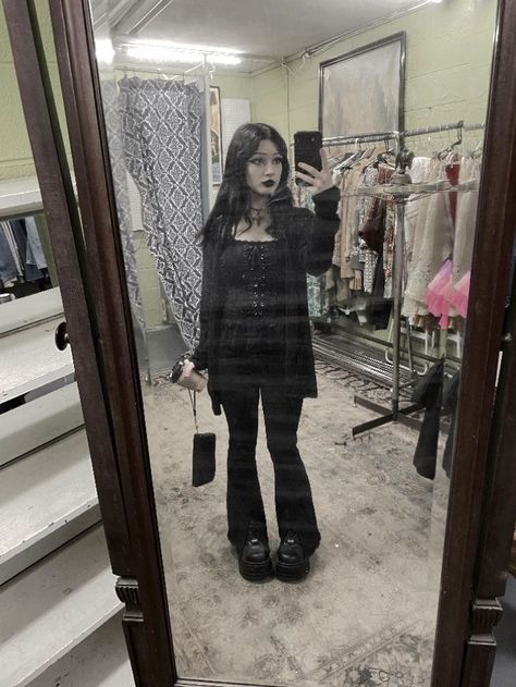 All Black Outfit Professional, Casual Goth Dress Outfit, Witchy Goth Outfits Aesthetic, Midwest Gothic Aesthetic Outfits, Black Grunge Outfit Aesthetic, Casual Goth Date Outfit, School Appropriate Goth Outfits, Simple Goth Style, Cosy Goth Outfits