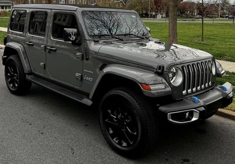 Jeep Wrangler Unlimited JL Sahara 4XE Jeep Wrangler 2024, Bonnet Nike, Jeep Wrangler Girly, Jeep Sahara, Designer Espadrilles, Wrangler Sahara, Black Hair Extensions, Girly Car, Future Cars