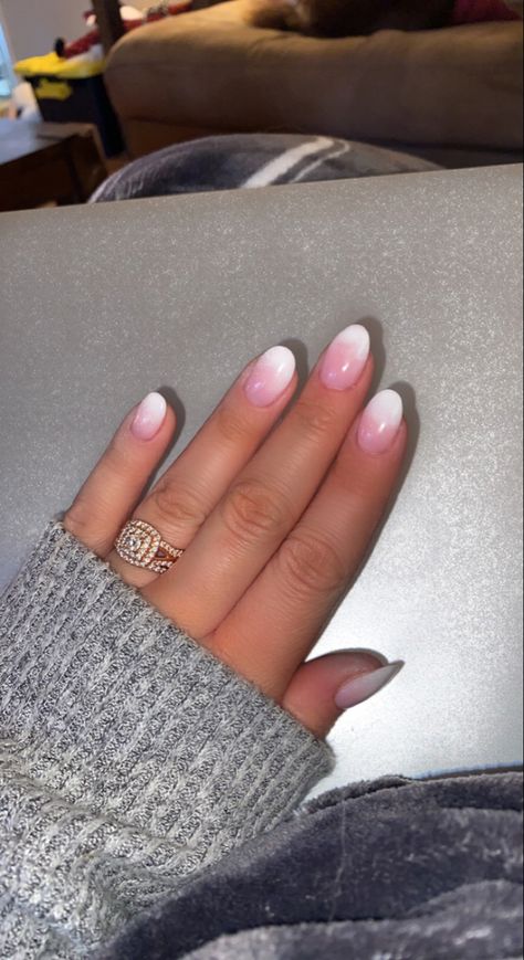 Pink Snd White Ombre Nails Short, Baby Pink Nails Ombre, Ombré Pink White Nails, Pink And White Ombre Almond Shaped Nails, Pink And White Ombre Nails Round, Oval Pink And White Nails, Short Almond Ombre Acrylic Nails, Pink And White Ombré Almond Nails, Pink White Gradient Nails