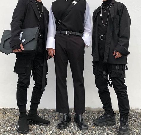 Academia Aesthetic Clothes Male, Dark Outfits Aesthetic Men, Aesthetic Clothes Male, Tech Wear Men, Mens Comfy Outfits, Academia Aesthetic Clothes, Tech Wear Aesthetic, Dark Academia Aesthetic Clothes, Korean Goth