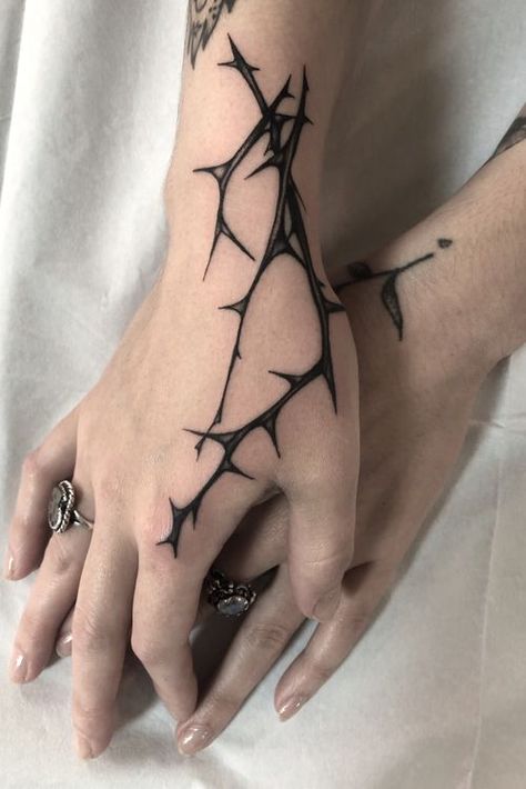 Wrap Around Wrist Tattoos, Blood Tattoo, Thorn Tattoo, Emo Tattoos, Sharpie Tattoos, Wicked Tattoos, Hand Tats, 4 Tattoo, Парные Тату