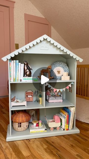 KYLIE KATICH on Instagram: "THE DOLLHOUSE BOOKSHELF 😭🧚‍♀️🎀💕 it’s so great" Bookcase Dollhouse Diy House Ideas, Dollhouse From Bookcase, Ikea Dollhouse Bookshelf, Bookshelf Into Dollhouse, Diy Dollhouse Bookshelf, Girls Bookshelf Ideas, Dollhouse Bookshelf Diy, Diy Toy Shelf, Repurpose Bookshelf Ideas