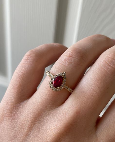 Gold Ring With Ruby, Ruby Ring Aesthetic, Rubin Ring, Real Ruby Rings, Ruby Engagement Ring Gold, Mens Bracelet Designs, Pandora Bracelet Charms Ideas, Ruby Ring Vintage, Ruby Wedding Rings