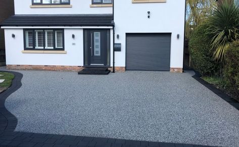 1930s Driveway Ideas, Driveway Ideas Resin, Resin Back Garden Ideas, Grey Resin Driveway, Front Driveway Ideas Uk, Resin Garden Ideas, Resin Driveway Ideas Uk, Front Driveway Landscaping, Driveway Resin