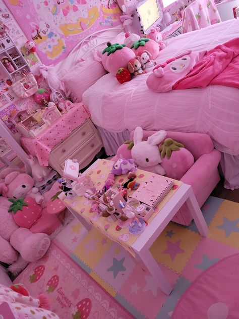 Cutecore Room, Kawaii Room Ideas, Hello Kitty Bedroom, Hello Kitty Room Decor, Kawaii Bedroom, Otaku Room, Hello Kitty Rooms, Pink Room Decor, Cute Rooms