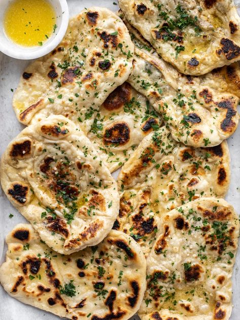 Garlic Butter Naan Recipe Naan Bread, Best Naan Recipe, Garlic Butter Naan Recipe, Nann Bread Recipes, Naan Bread Recipe No Yogurt, Naan Bread Ideas, Quick Naan Bread Recipe, Christmas Curry, Garlic Naan Bread Recipe