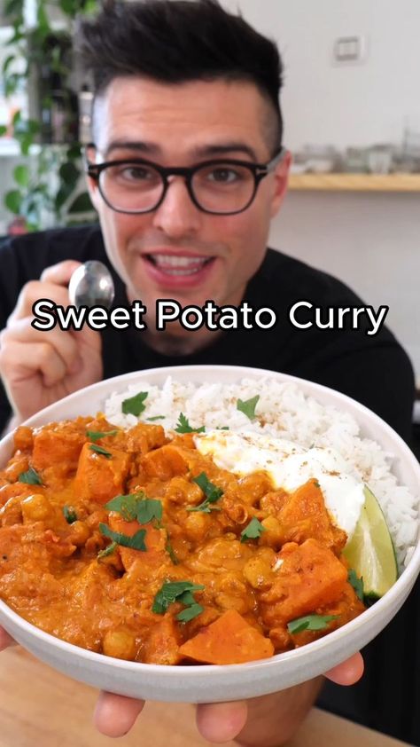 Easy Sweet Potato Curry (30 mins) ⭐️ RECIPE: GO TO www.theplantbasedschool.com and search 🔍 "Sweet Potato Curry” ⭐️ INGREDIENTS 1 tablespoon olive oil 1 onion chopped 3 cloves garlic grated 1 teaspoon ginger grated 2 teaspoons curry powder 1 teaspoon ground cumin 1½ teaspoon turmeric powder optional ½ teaspoon ground coriander optional ⅓ teaspoon red pepper flakes 2 cups vegetable broth 1 can (15 oz) crushed tomatoes 1 can (15 oz) chickpeas or 1½ cups of cooked chickpeas 2 pounds sweet potatoe Plant Based School, Easy Sweet Potato, Sweet Potato Curry, Yummy Sweet Potatoes, Potato Curry, Tasty Vegetarian Recipes, Sweet Potato Recipes, Vegan Dinner Recipes, Veggie Dishes