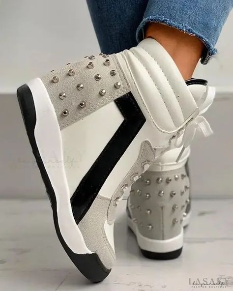 Wedge sneakers outfit