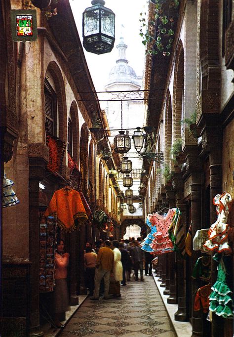 Explore the vibrant alleyways and artisan markets of Granada with this beautiful postcard from Andalusia 🌟🏞️ Perfect for travel enthusiasts and social history buffs. #Granada #Andalusia #TravelPhotographs #ArtisanMarket #VintagePostcard #postcard #postcards #Vintage #SocialHistory #Tourism #Travel #HolidayVibes #instagood #instagram #instadaily #instamood #summer #photooftheday #photography #photo #picoftheday #likeforlike #amazing #nofilter #design #artist #dogsofinstagram #life 📸✨ Artisan Market, Andalusia, Vintage Postcards, Granada, Tourism, Spain, Paint, Marketing, History