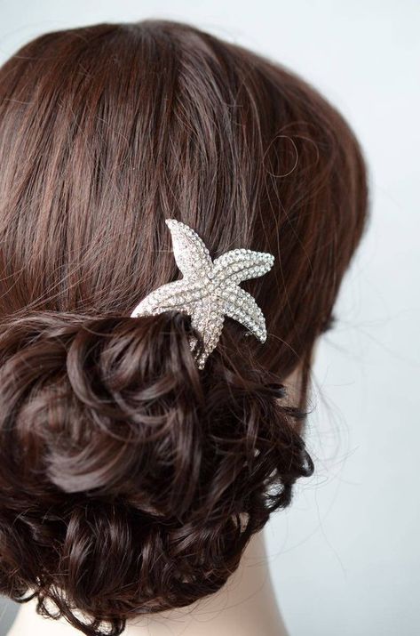 Rhodium (Silver) or Yellow Gold Handmade Clear Crystal Rhinestone Starfish Hair Clip, Bridal, Weddin Beach Wedding Veil, Starfish Hair Clip, Starfish Jewelry, Wedding Barrettes, Special Occasion Hairstyles, Bridal Hair Clip, Sparkle Wedding, Jewelry Card, Wedding Veils