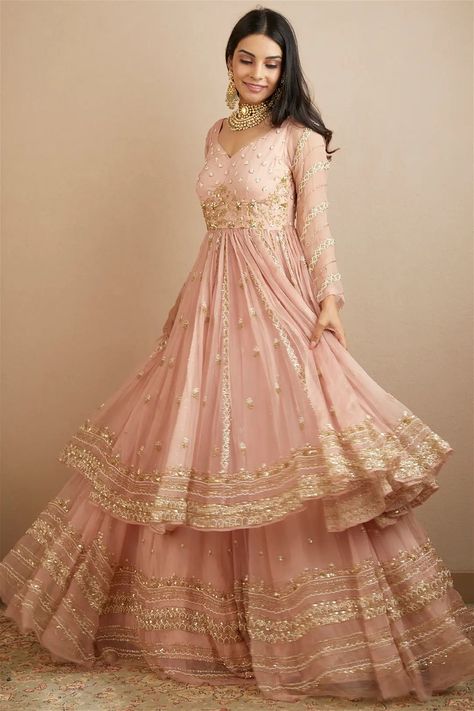 Desi Wedding Dresses, Indian Bride Outfits, Latest Bridal Dresses, Traditional Indian Dress, Pakistani Fancy Dresses, Beautiful Pakistani Dresses, Indian Dresses Traditional, Fancy Dresses Long, Traditional Indian Outfits