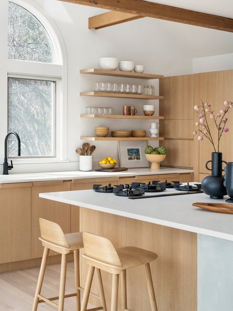 Before & After: A Nyack, New York Kitchen That Went from Dated and ’80s to Japandi-Inspired Kitchen Japandi, Japandi Kitchen Design, Kitchen Sanctuary, Estilo Japandi, Japandi Kitchen, Desert House, Wallpaper Inspiration, Japandi Interior, Coastal Kitchen