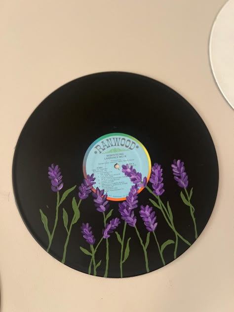 Made to order hand painted lavender vinyl record. No vinyl painting is exactly alike, each record is one of a kind! Vinyl Decoration Ideas, Vinyl Paintings Easy, Paint On Records, Painting On A Record, Painted Record Ideas, Vinyl Painting Ideas Easy, Painting Records Ideas, Painting On Records, Painting On Vinyl Records