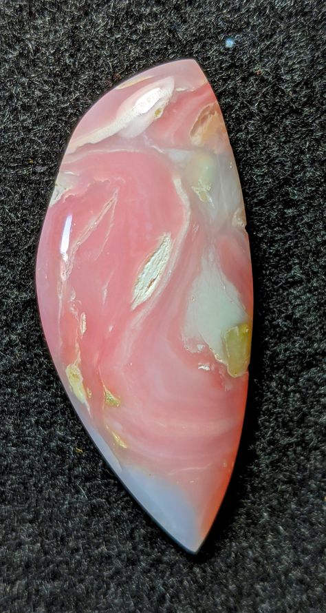 https://flic.kr/p/2jrxdmA | Peruvian Pink Opal Pink Opal Aesthetic, Opal Aesthetic, Dream Crystals, Pink Opal Crystal, Opal Mineral, Types Of Opals, Pretty Rocks, Peruvian Opal, Cool Rocks