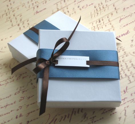 Cute Gift Wrapping Ideas, Pretty Gift Wrapping Ideas, Săpunuri Handmade, Gift Wrapping Techniques, Gift Wrapping Inspiration, Packaging Ideas Business, Gifts Wrapping Diy, Creative Gift Wrapping, Professional Gifts