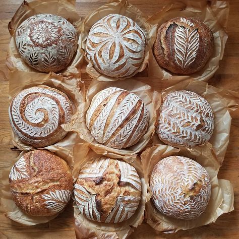 Sourdough Bread Pictures, Pretty Sourdough Bread, Round Sourdough Bread Scoring, Homemade Bread Aesthetic, Bread Decoration Ideas, Sourdough Bread Art, Sourdough Inspiration, Sourdough Bread Designs, Sourdough Art