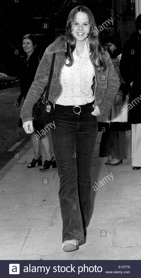 Actress Linda Blair arrives for 'The Exorcist' premiere Stock ... Emma Gilbert, Linda Blair, Scary Films, Velma Dinkley, 60s 70s Fashion, Velvet Clothes, The Exorcist, Jennifer Lawrence, 70s Fashion