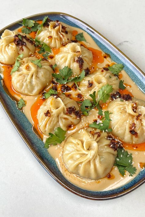 Chicken And Prawn Dumplings Recipe, Chinese Chicken Dumplings Recipe, How To Make Soup Dumplings Easy, Prawn Dumpling Recipe, Soup Dumplings Recipe Easy, Gourmet Dumplings, Foreign Food Recipes, Asian Dumpling Soup, Shrimp Dumplings Recipe