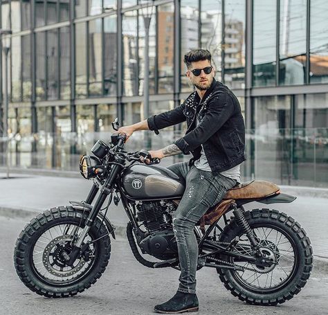 Adventure Bike Motorcycles, Custom Scrambler, Custom Bikes Cafe Racers, Cb 450, Vintage Honda Motorcycles, Cafe Racer Moto, Moto Scrambler, Best Motorbike, Tracker Motorcycle