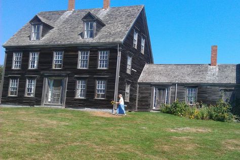 Little Black Book: Coastal Maine Primitive Houses, Early American Homes, Rockland Maine, Downeast Maine, Saltbox Houses, Colonial Farmhouse, England Homes, Famous Houses, Coastal Maine