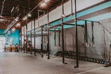 Crossfit Gym Design, Gym Layouts, Crossfit Studio, Commercial Gym Design, Fitness Center Design, Warehouse Gym, Crossfit Kids, Dream Gym, Gym Design Interior