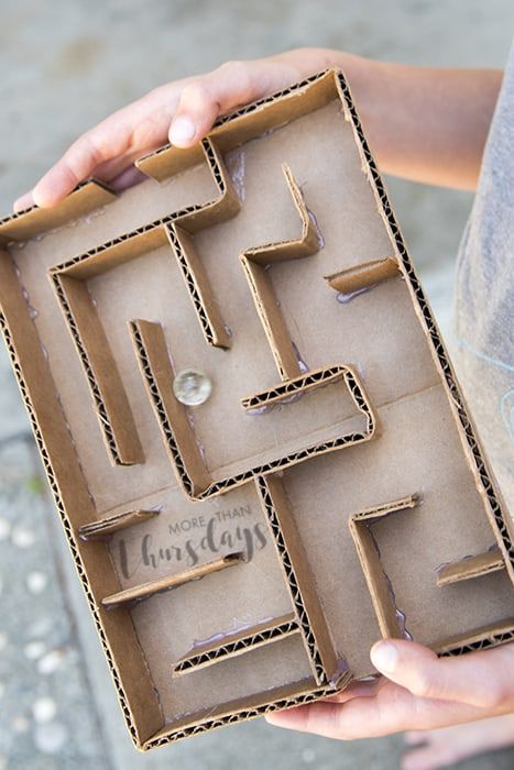 Cardboard Maze, Marble Maze, Diy Kids Games, Mazes For Kids, Indoor Games For Kids, Diy Marble, Diy Games, Toddler Learning Activities, Paper Crafts Diy Kids