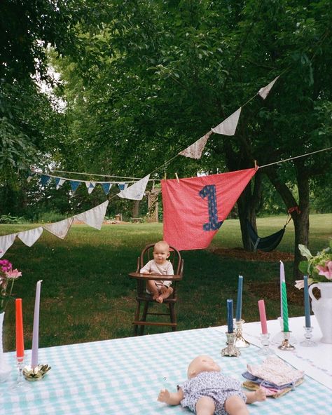 @kaylinraerolfe #35mm first birthday photos on film, portra 400, disposable camera, vintage birthday, handmade sewing, hanker-chief bunting, quilt bunting, birthday banner vintage Casual First Birthday Party, English Garden Birthday Party, First Birthday Aesthetic, Backyard First Birthday Party, One Year Old Birthday Decorations, Vintage Birthday Theme, Quilt Bunting, Homemade Birthday Party, First Birthday Picnic