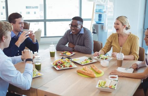 How to Start a Healthy Lunch Club at Your Office Office Cafeteria, Employee Satisfaction, Nutrition Articles, Work Meals, Office Lunch, Healthy Work, Work Lunch, Small Meals, Breakfast Treats