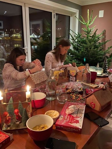 Friendsmas Ideas Mery Crismas, Winter Pics, Christmas Dreaming, Christmas Vibe, Nostalgic Christmas, Lev Livet, Cosy Christmas, Holiday Vibes, Christmas Inspo